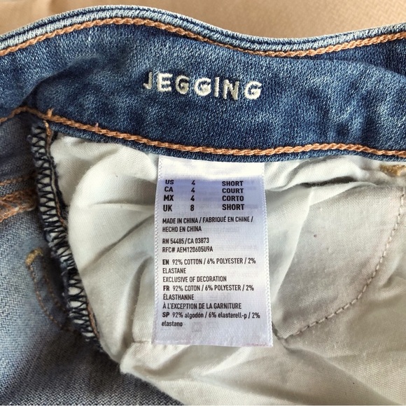 American Eagle Outfitters Ripped & Patched Denim Super Stretch Jegging 4 Short - Picture 11 of 16